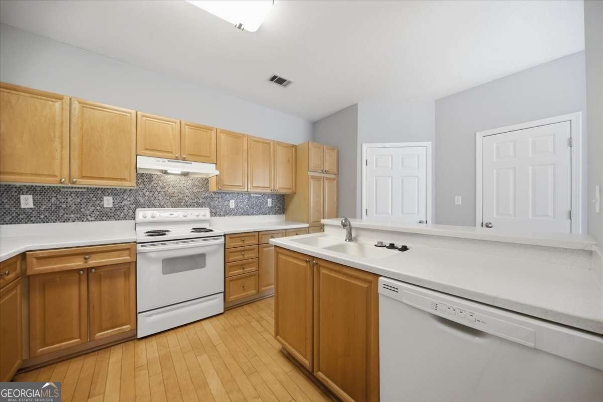 218 Edinburgh Court Alpharetta - Photo 8