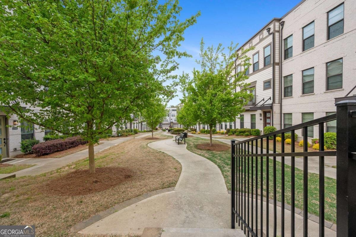 2020 Holtz Lane Atlanta - Photo 32