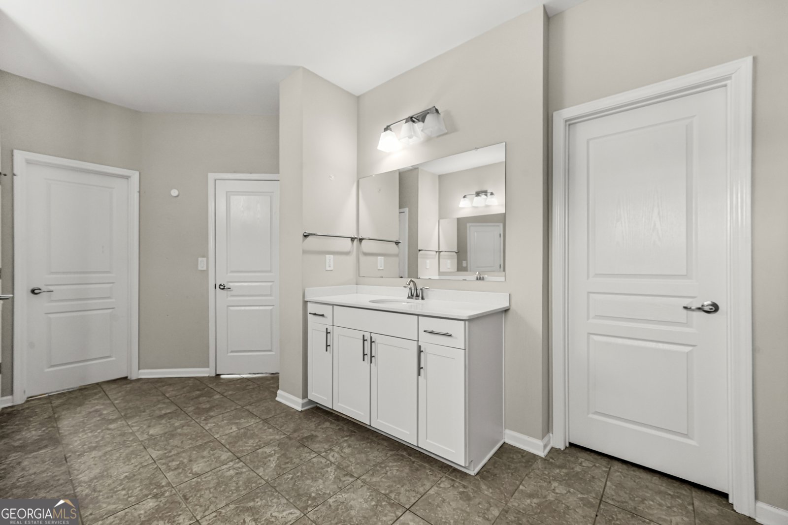 5599 Rapallo Terrace Sugar Hill - Photo 19