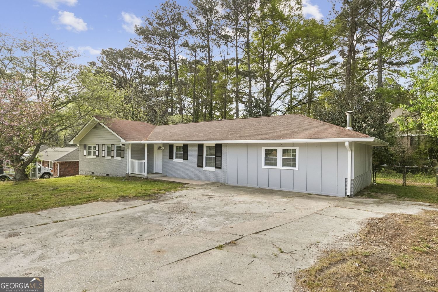 431 Pineridge Road Forest Park - Photo 1