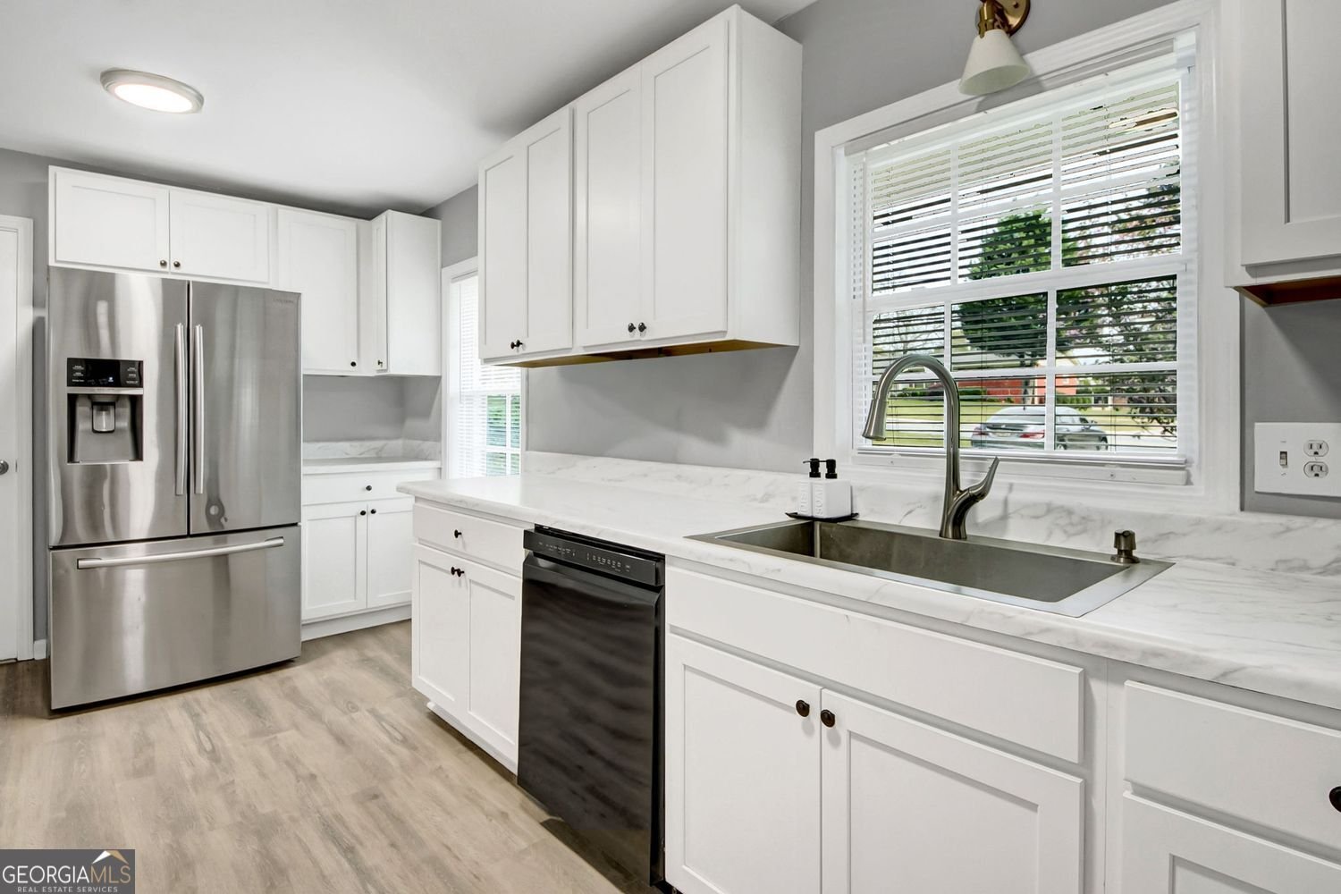 431 Pineridge Road Forest Park - Photo 6