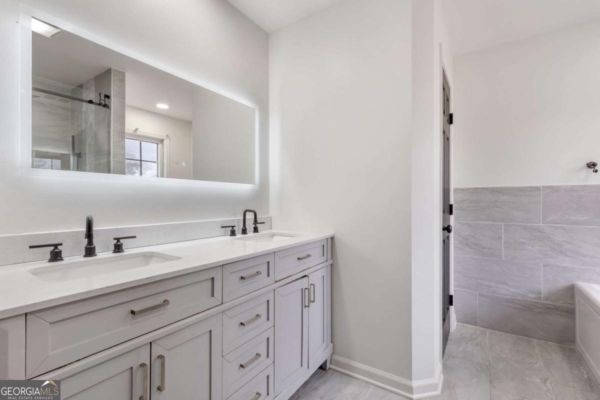 808 Valbrook Court Lilburn - Photo 15