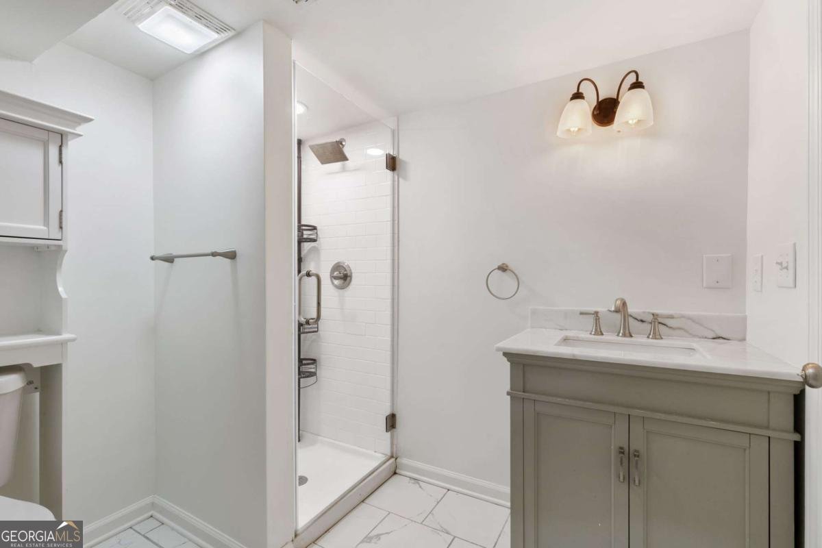 808 Valbrook Court Lilburn - Photo 25