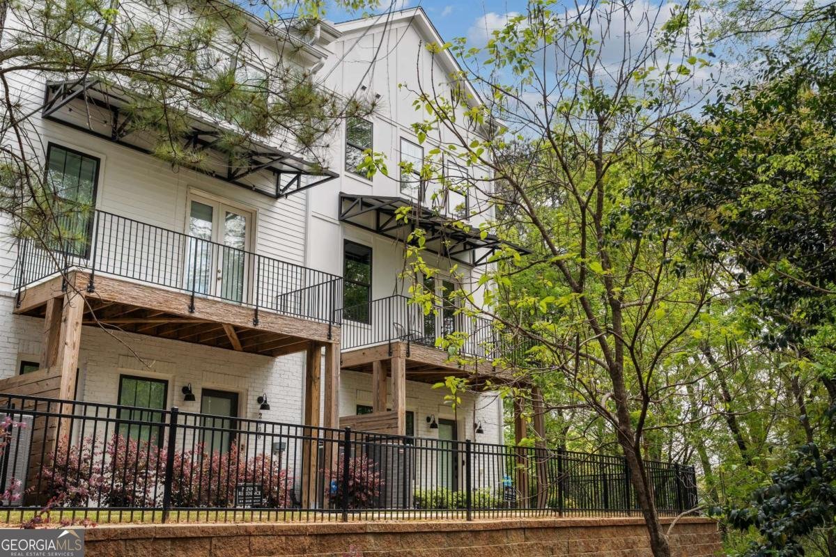 2004 Oak Lane Atlanta - Photo 1