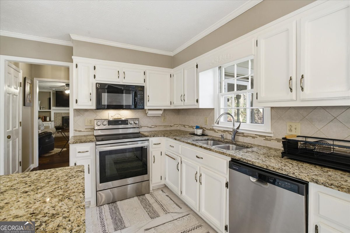 2563 Bridgewood Lane Snellville - Photo 11