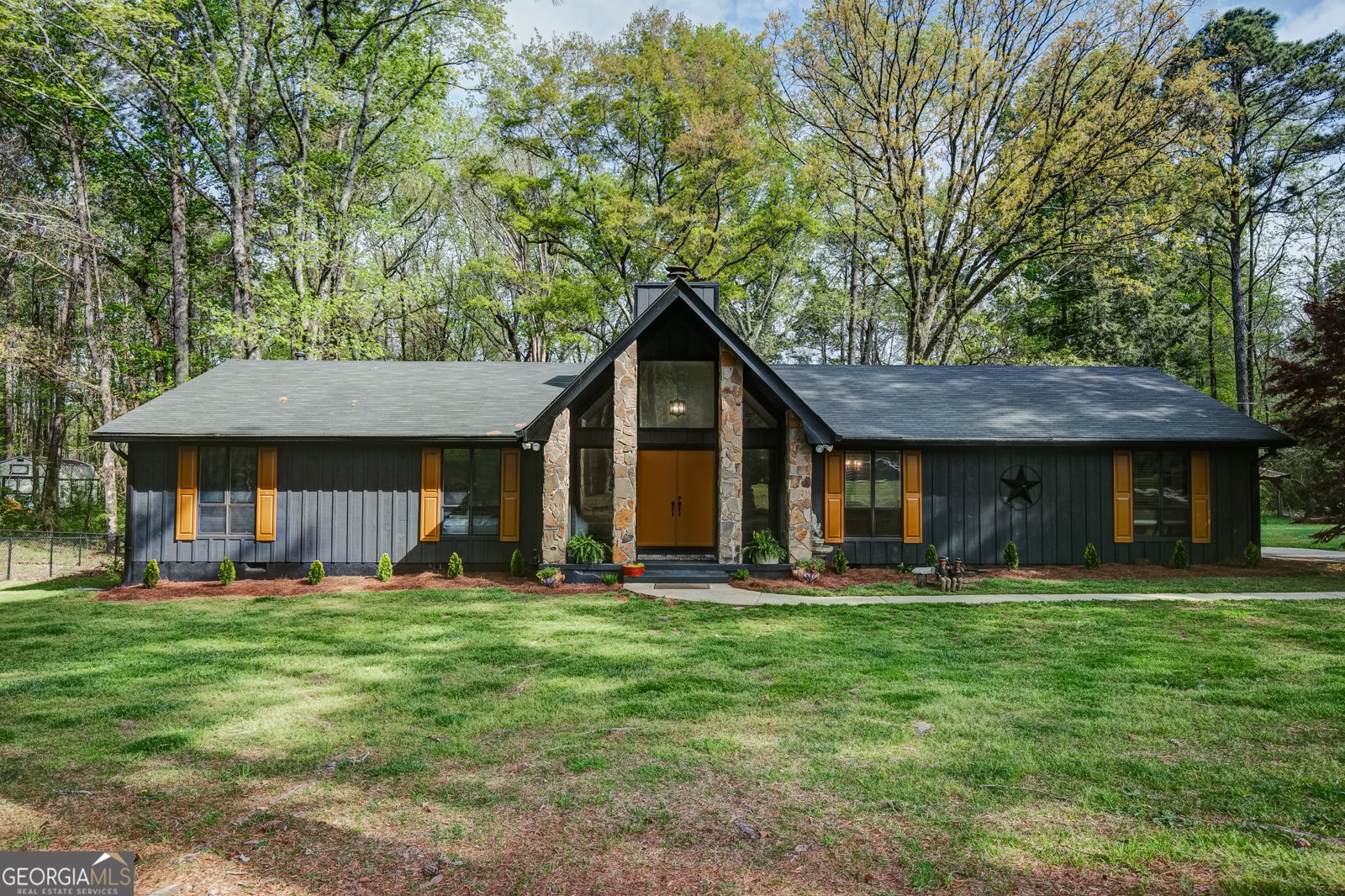 1188 Raymond Hill Road Newnan - Photo 1