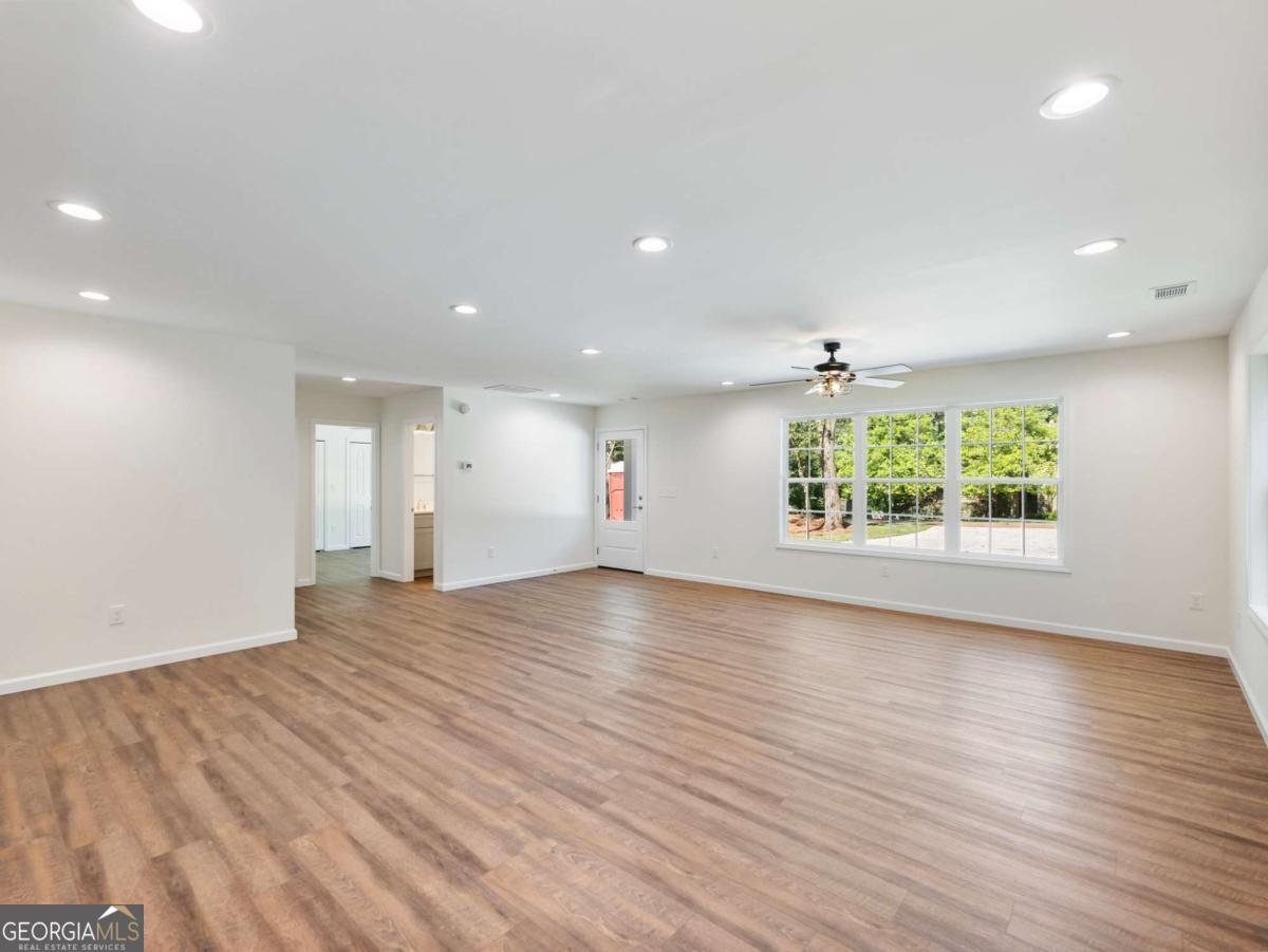 8079 Beachwood Drive Murrayville - Photo 11