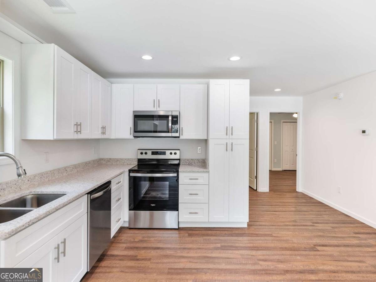 8083 Beachwood Drive Murrayville - Photo 11