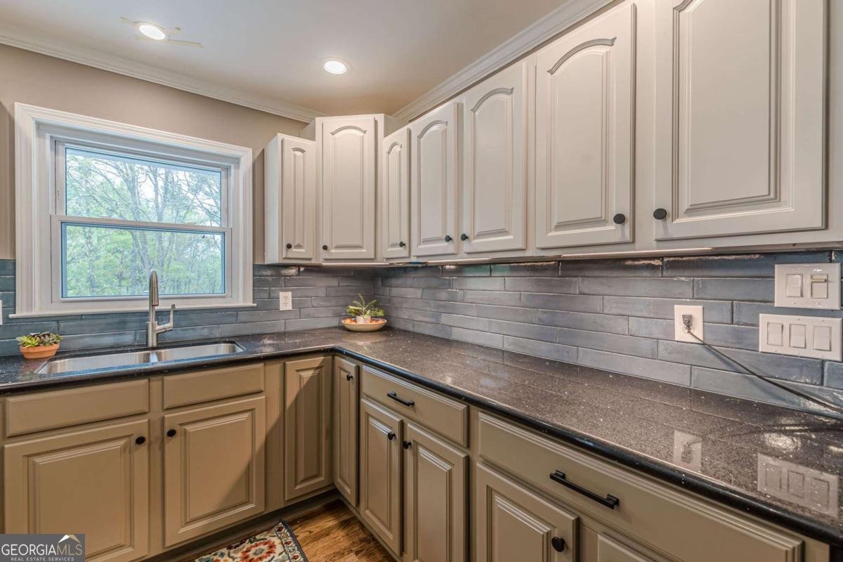 2396 Elmwood Circle Smyrna - Photo 12