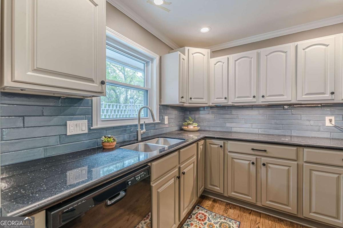 2396 Elmwood Circle Smyrna - Photo 15