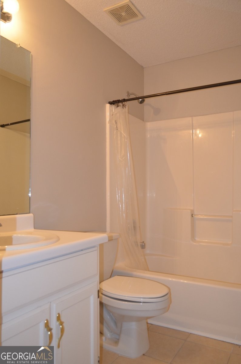 423 Windsor Court Macon - Photo 9