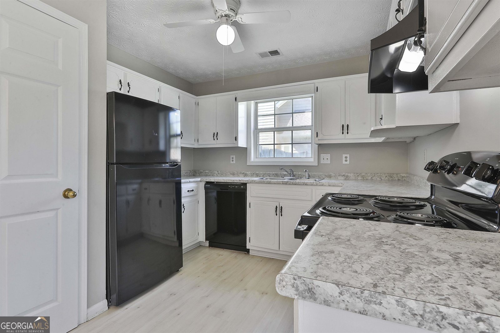 170 Landing Drive Fayetteville - Photo 13