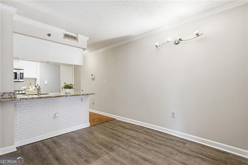 795 Hammond Drive Atlanta - Photo 9