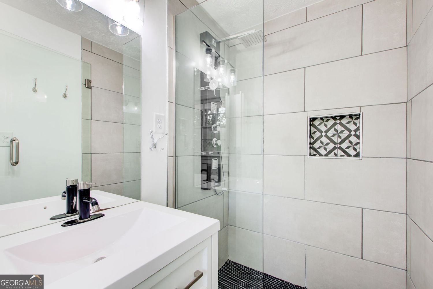 3553 Sandy Woods Lane Stone Mountain - Photo 20