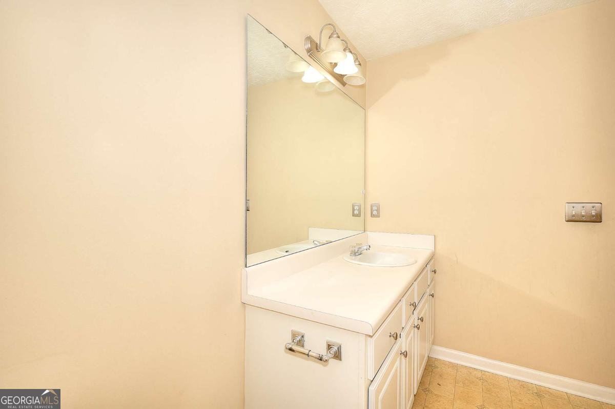 453 Tara Commons Circle Loganville - Photo 32