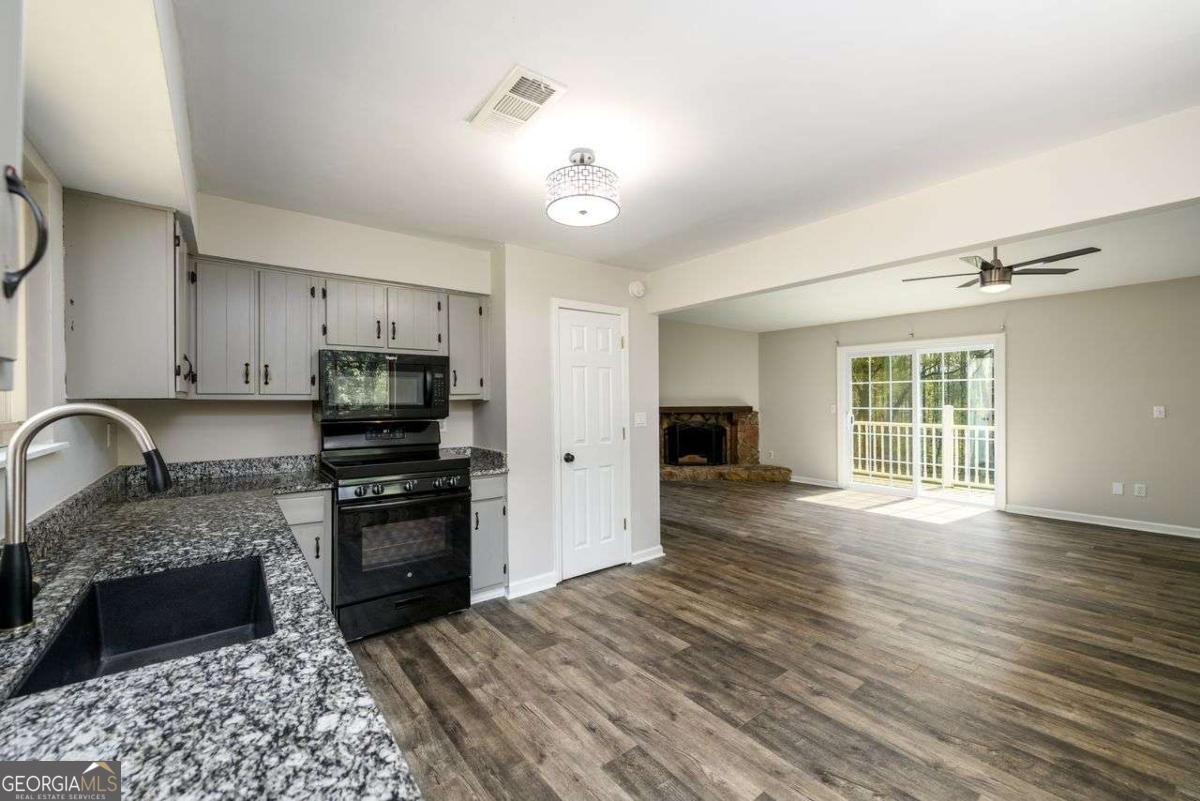 3844 Scarsborough Drive Lawrenceville - Photo 11