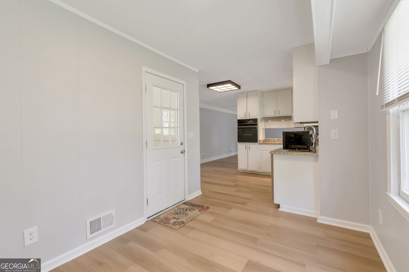 574 Horseshoe Circle Lilburn - Photo 11