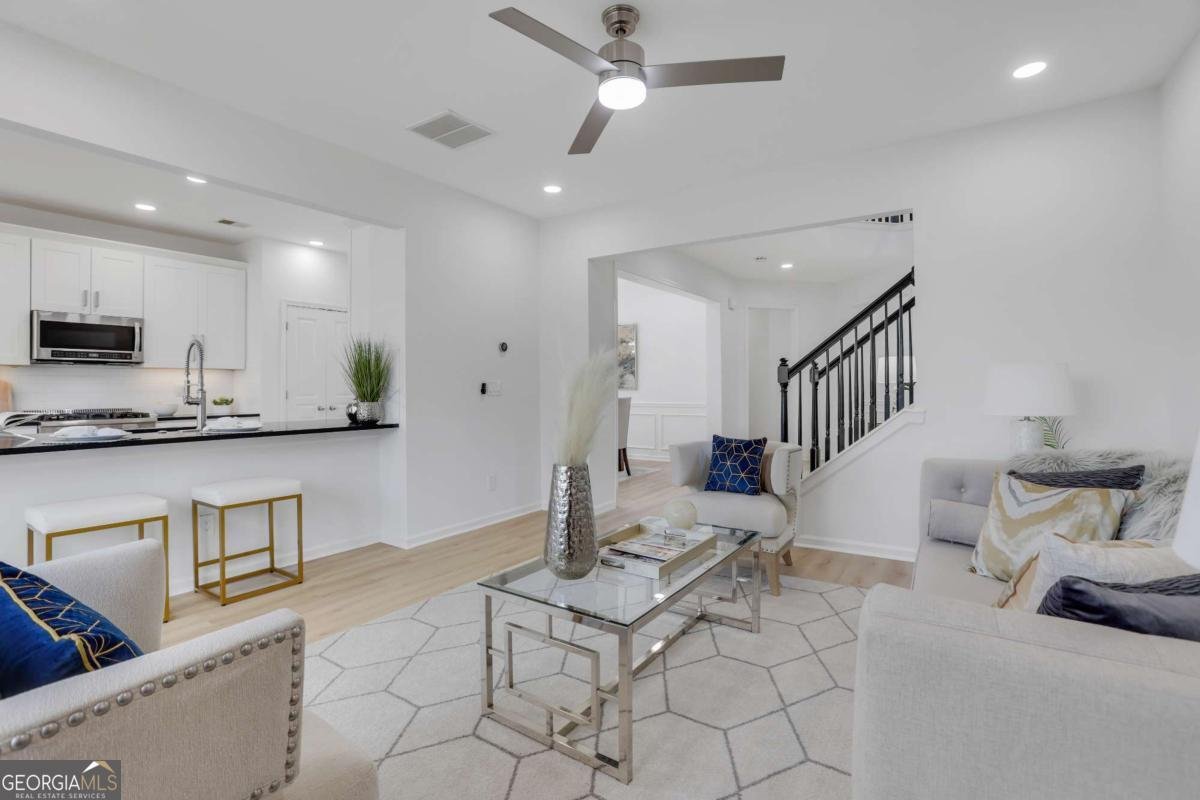 319 Privet Circle Suwanee - Photo 10