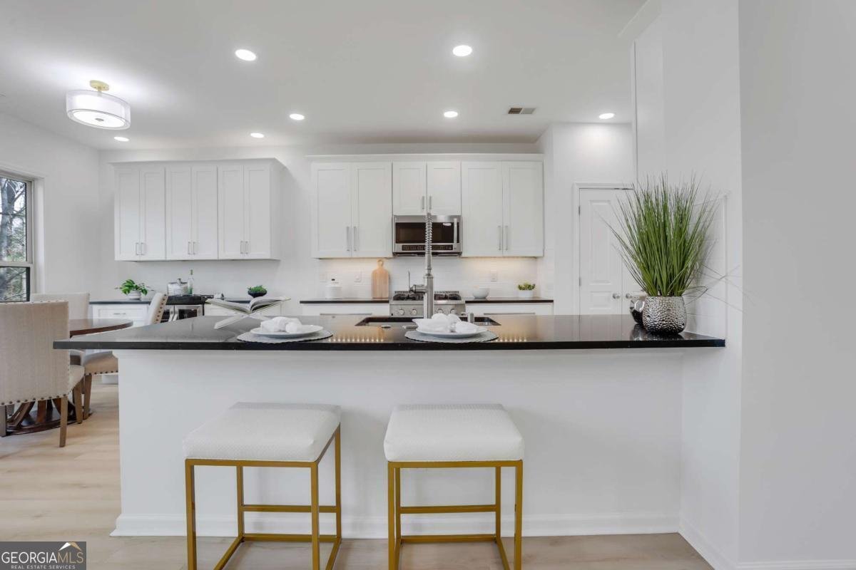 319 Privet Circle Suwanee - Photo 12