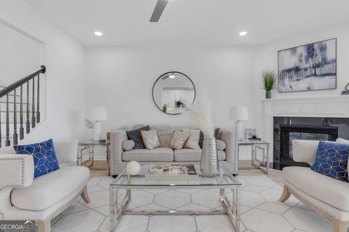 319 Privet Circle Suwanee - Photo 8