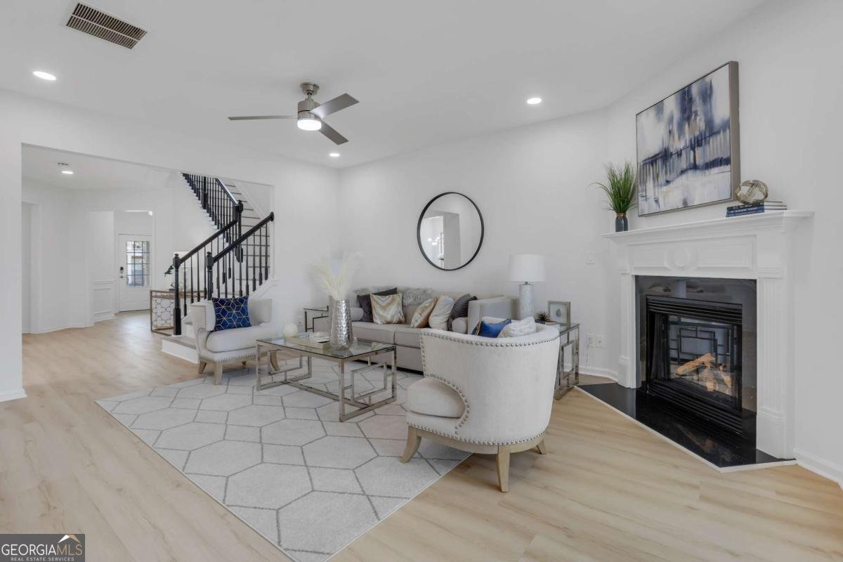 319 Privet Circle Suwanee - Photo 9