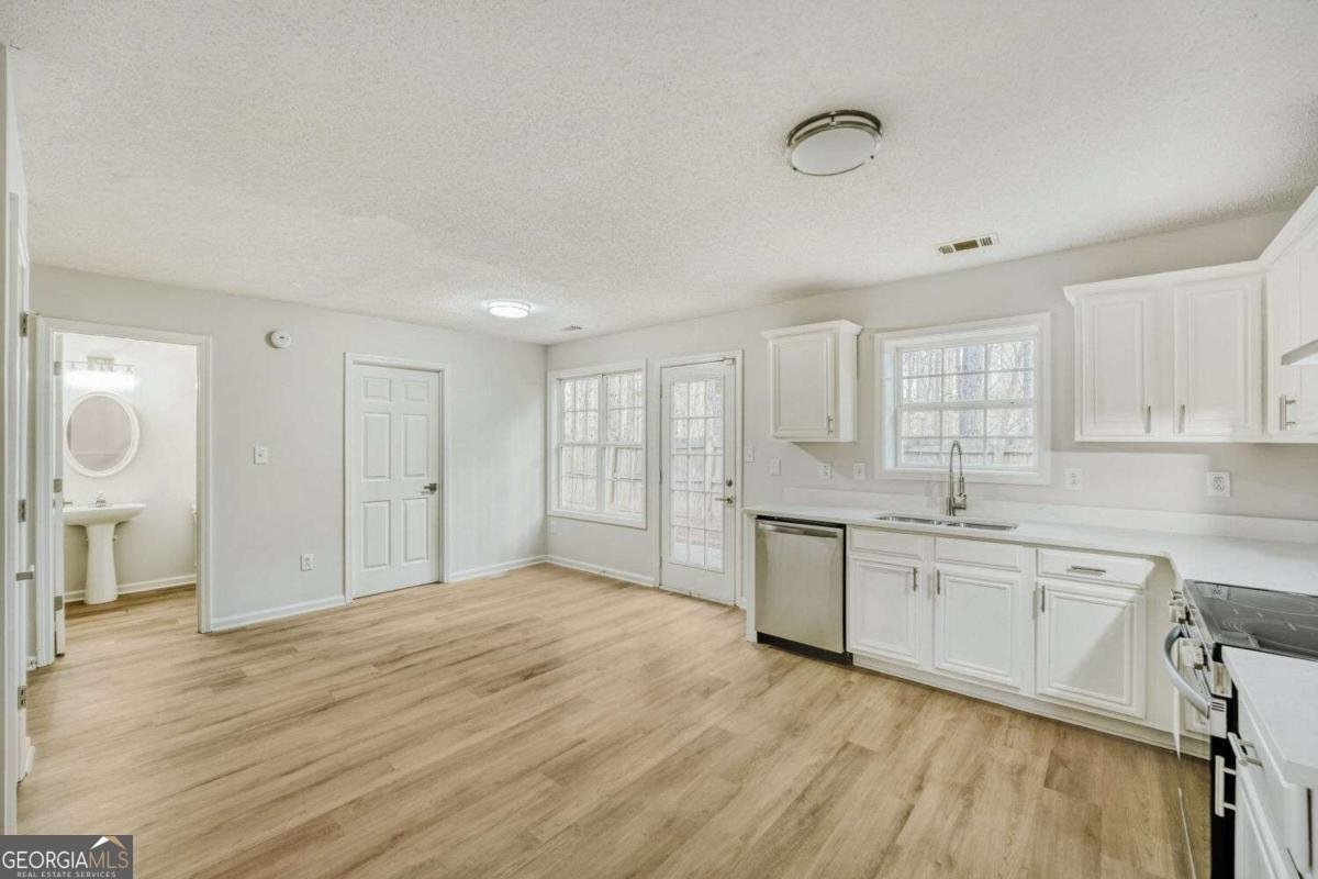 5835 Raventree Court Atlanta - Photo 13