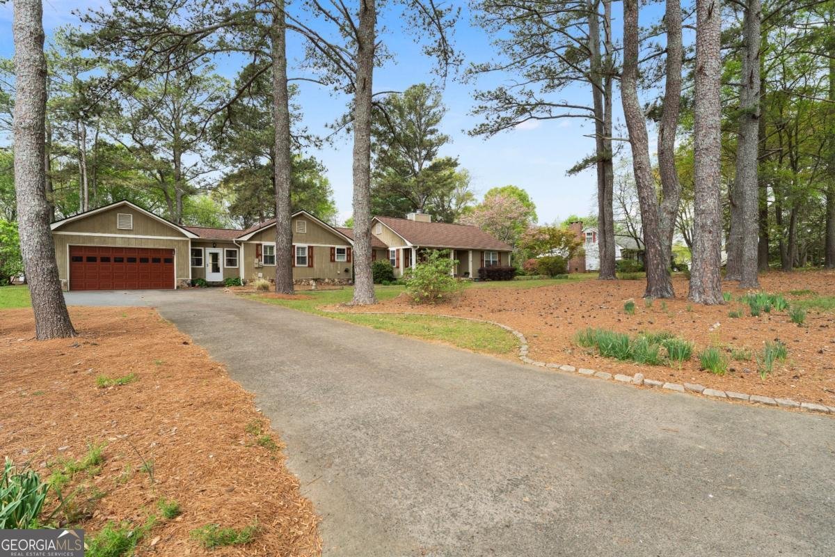 140 Plymouth Drive Cartersville - Photo 1