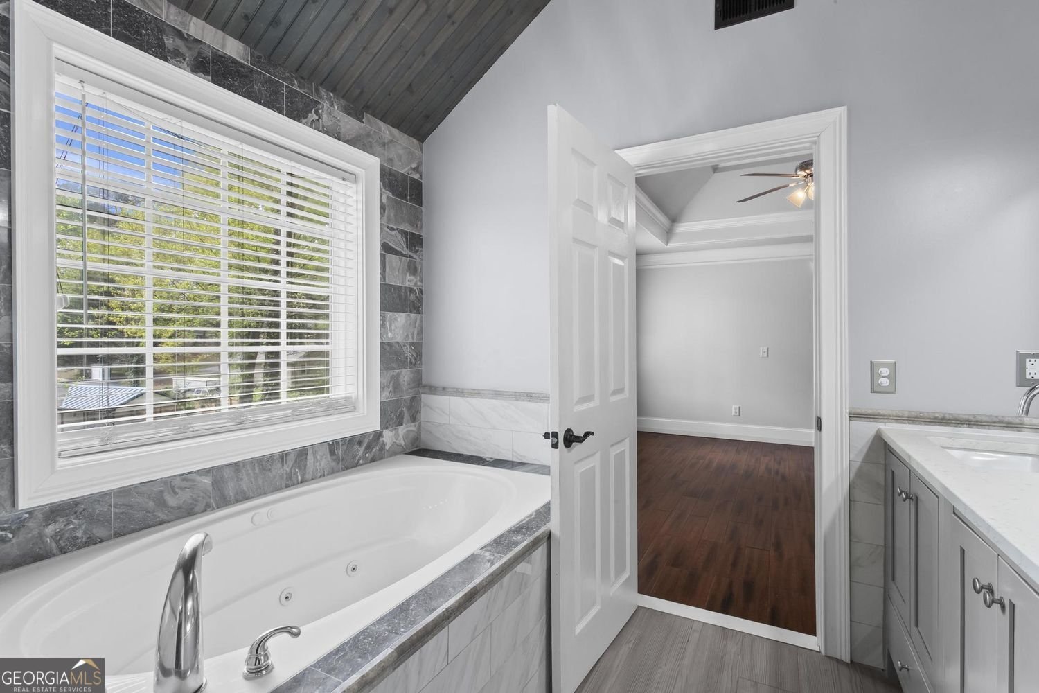 139 Lexington Parke Drive Woodstock - Photo 18