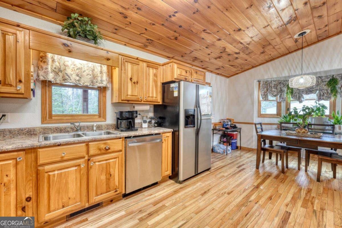 694 Hilltop Road Murphy - Photo 18