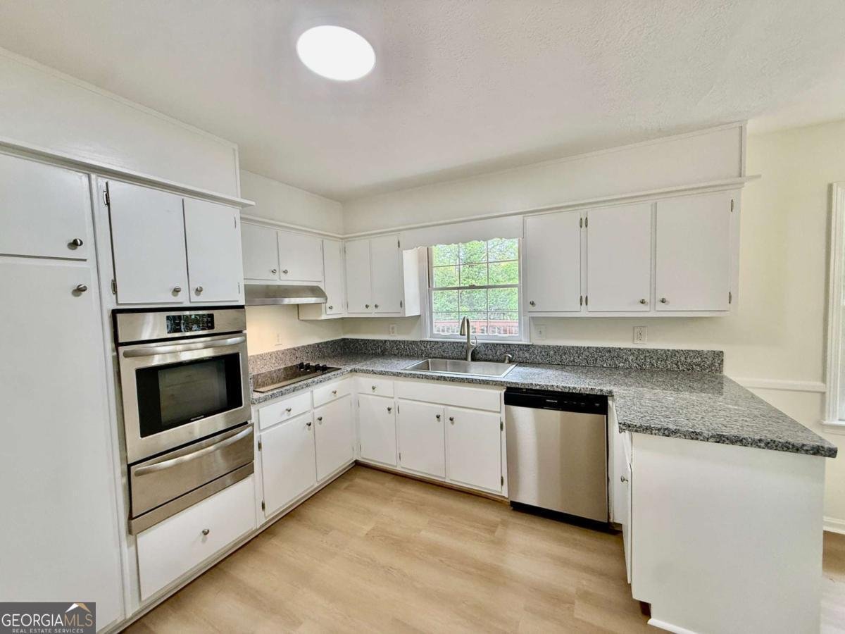 527 Rimrock Trail Stone Mountain - Photo 7