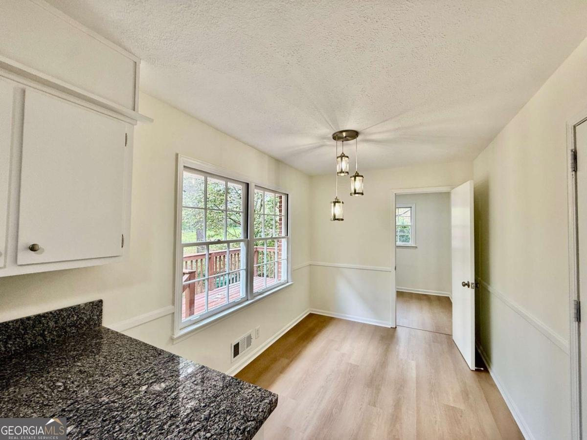 527 Rimrock Trail Stone Mountain - Photo 8