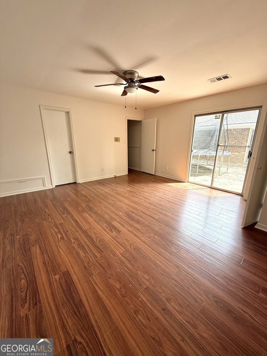 562 Dickens Road Lilburn - Photo 10