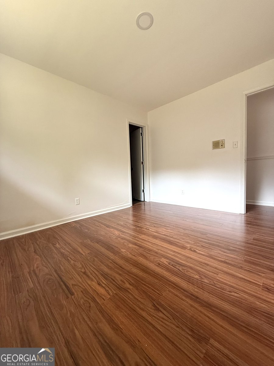 562 Dickens Road Lilburn - Photo 11