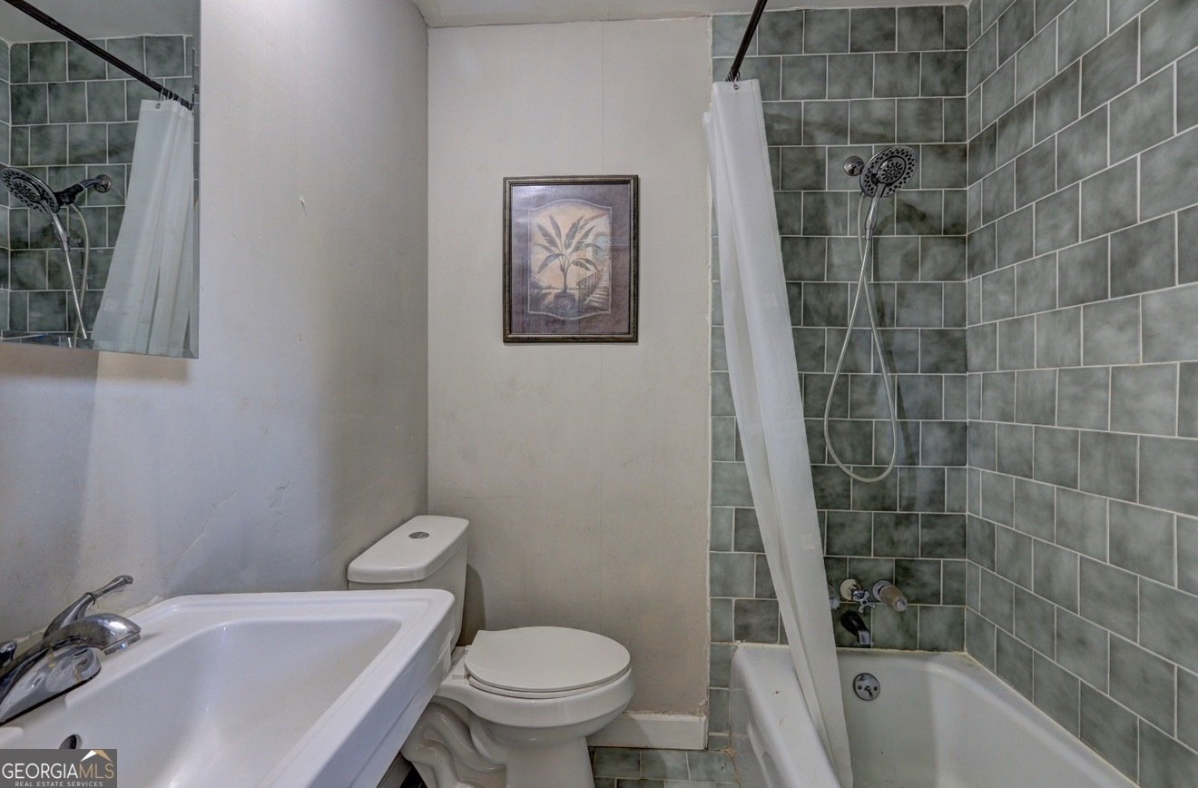 562 Dickens Road Lilburn - Photo 12