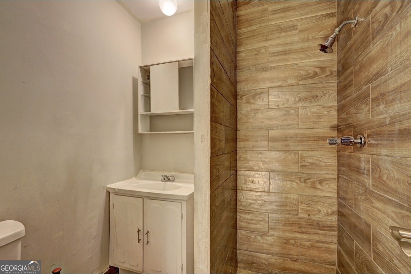 562 Dickens Road Lilburn - Photo 14