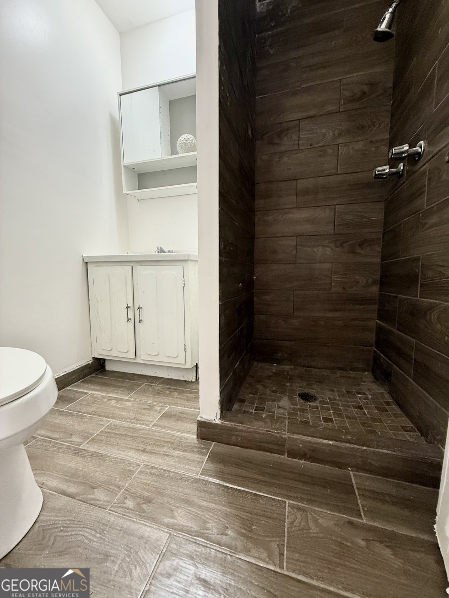 562 Dickens Road Lilburn - Photo 17