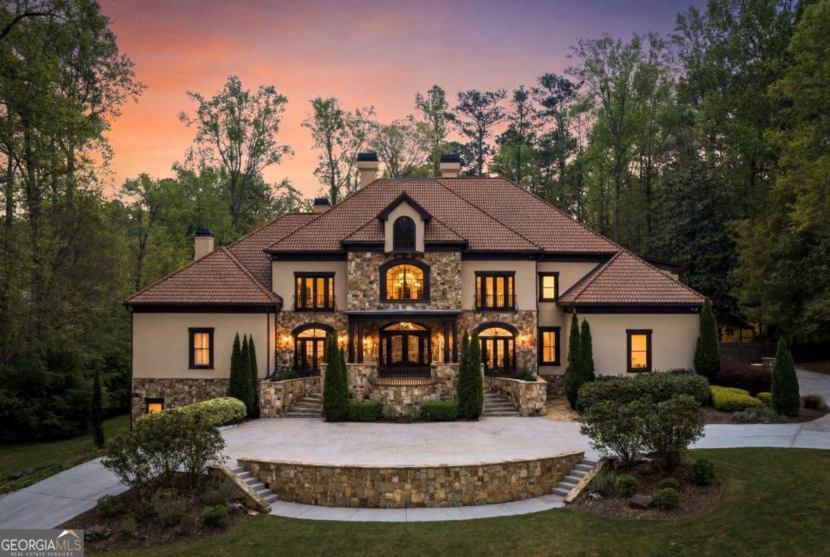 820 Heards Ferry Road Atlanta - Photo 1