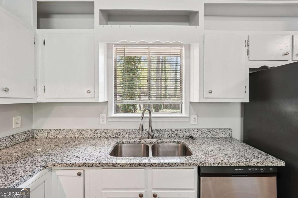 9157 Homewood Drive Riverdale - Photo 13