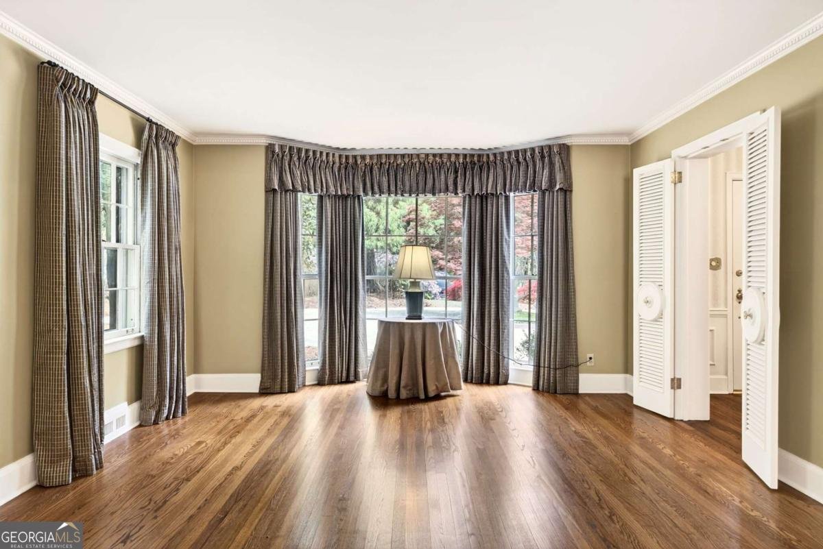 596 Wesley Road Atlanta - Photo 7