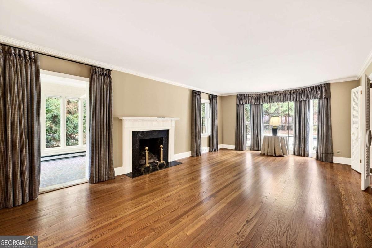 596 Wesley Road Atlanta - Photo 8