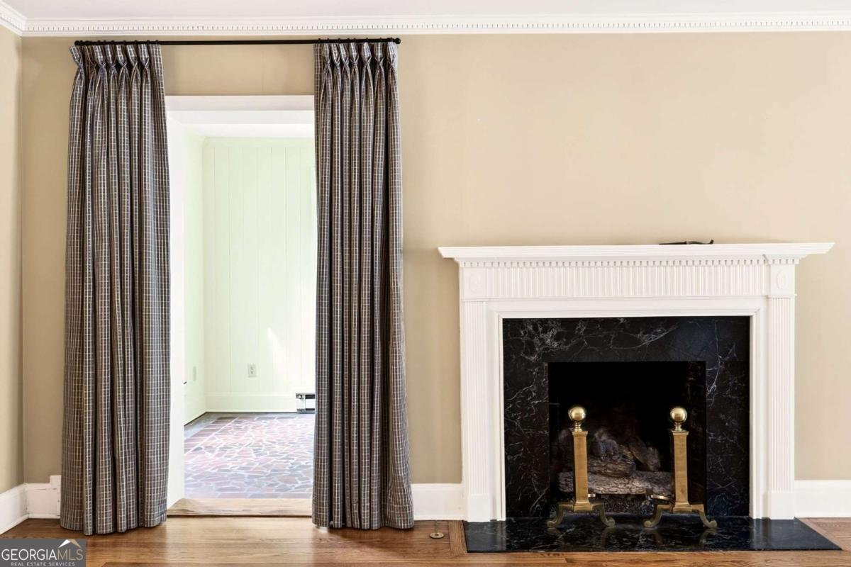 596 Wesley Road Atlanta - Photo 9