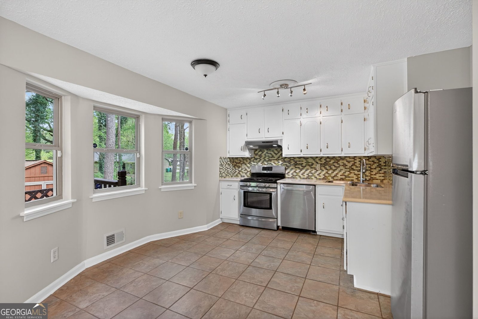 4149 Silver Hill Court Snellville - Photo 10