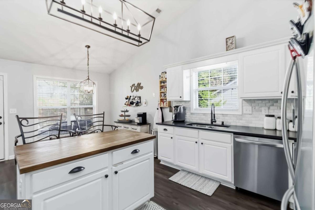 3237 Victoria Park Lane Buford - Photo 14