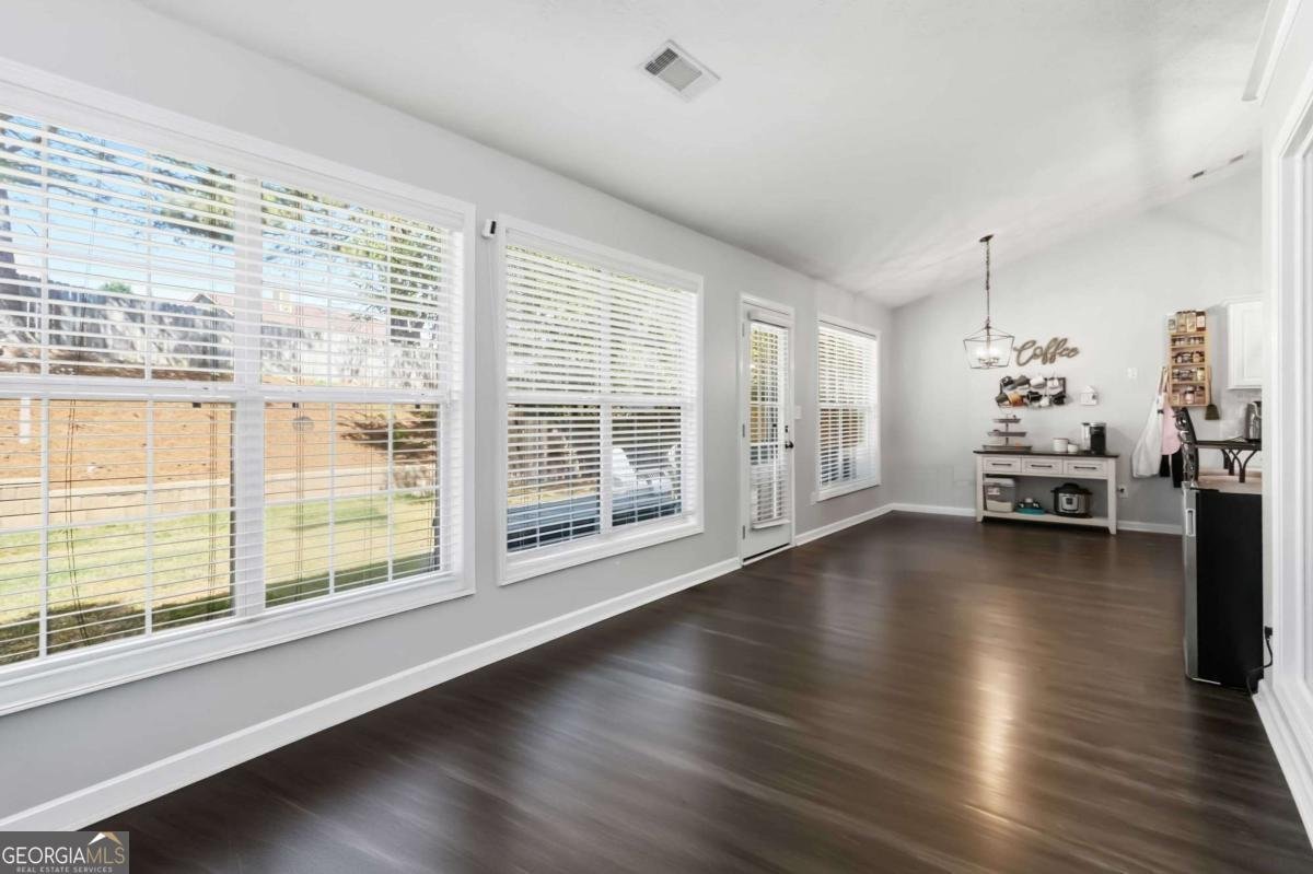 3237 Victoria Park Lane Buford - Photo 16