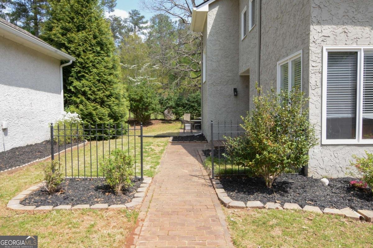 2560 Links End Roswell - Photo 6