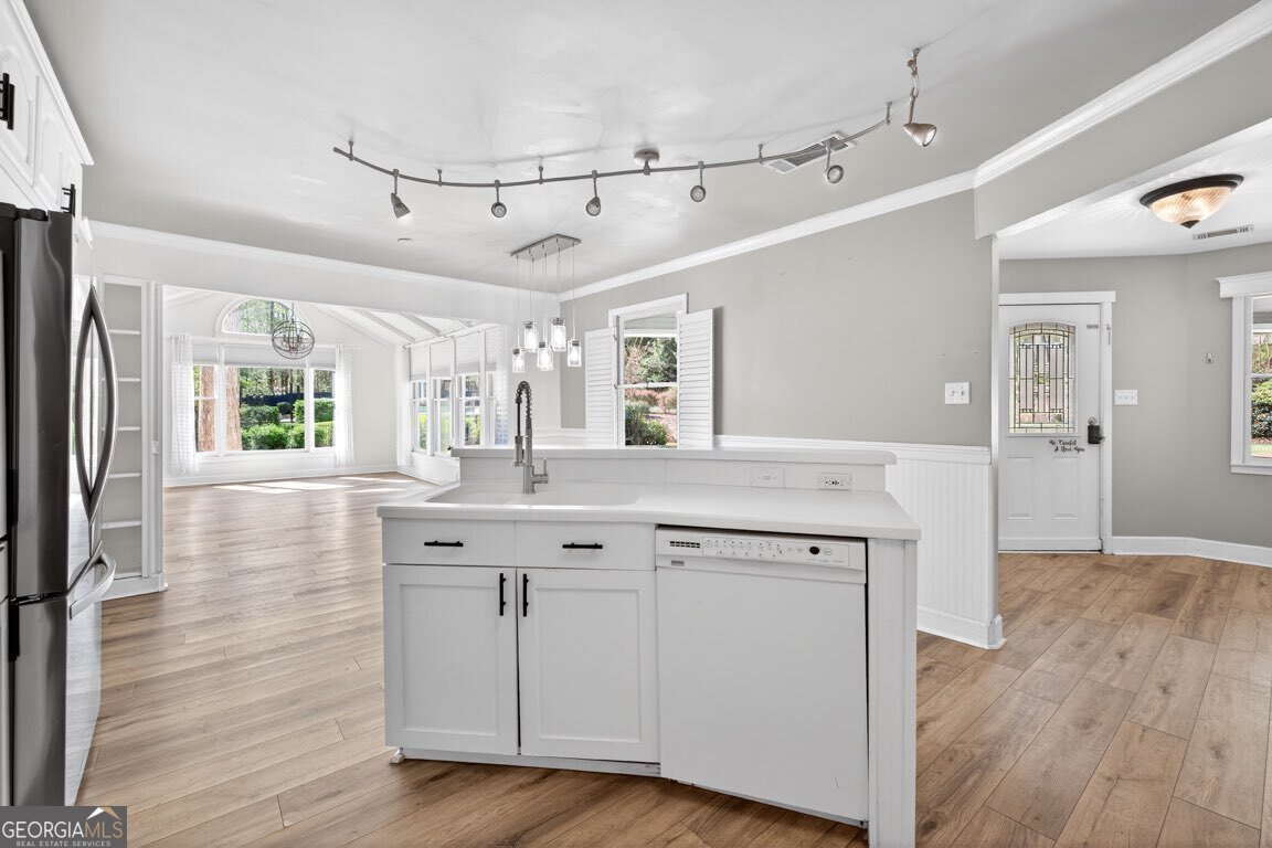 627 Rock Springs Road Lawrenceville - Photo 8