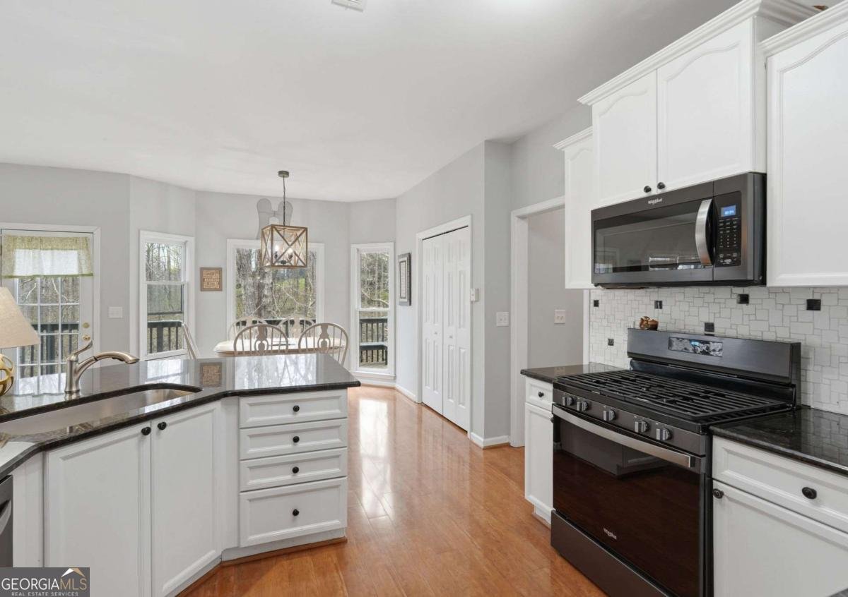 9655 Old Riverside Lane Ball Ground - Photo 12