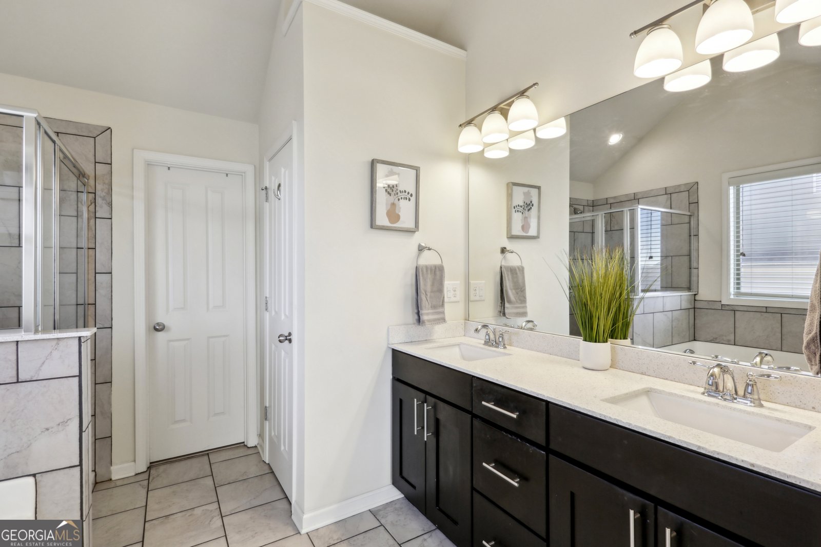 7395 Glisten Avenue Sandy Springs - Photo 12