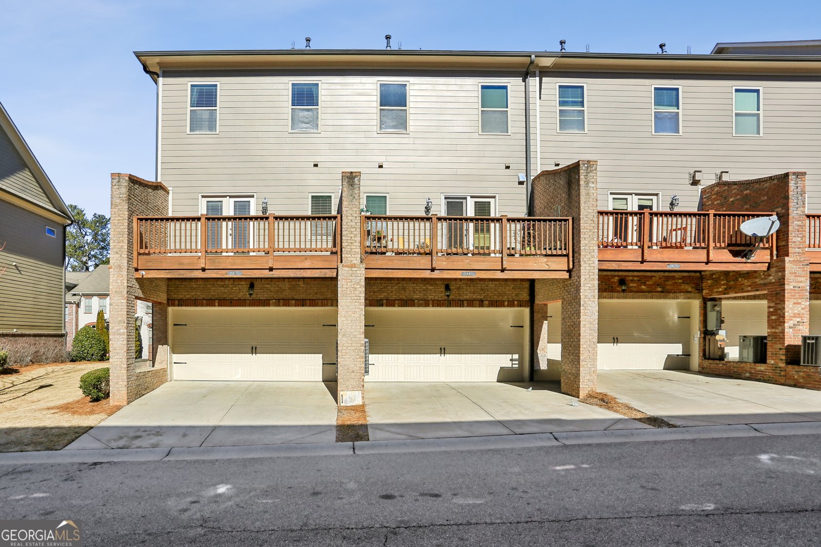 7395 Glisten Avenue Sandy Springs - Photo 19