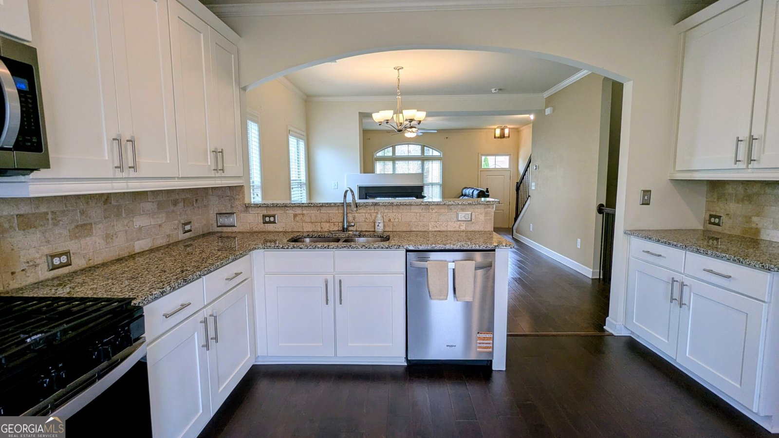 7395 Glisten Avenue Sandy Springs - Photo 8